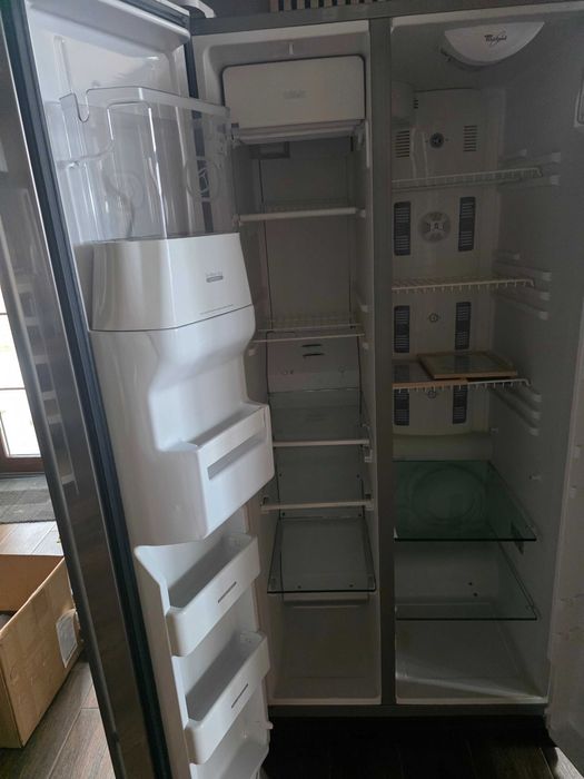 Hotă cu motor,combină Whirpool,masă rece