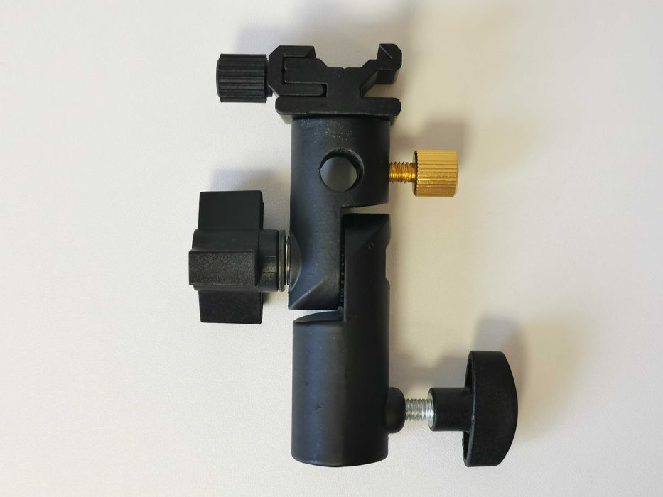 Neewer Type E (9638) държач за светкавица и чадър