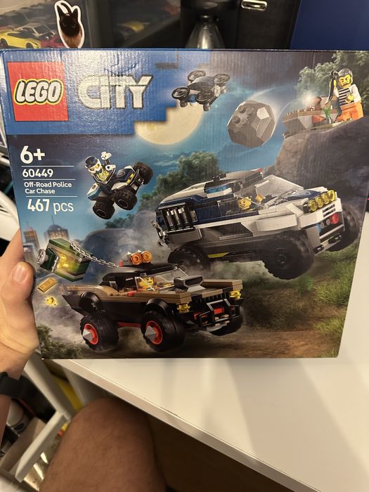 LEGO City Urmarire cu masini de politie off-road 60449
