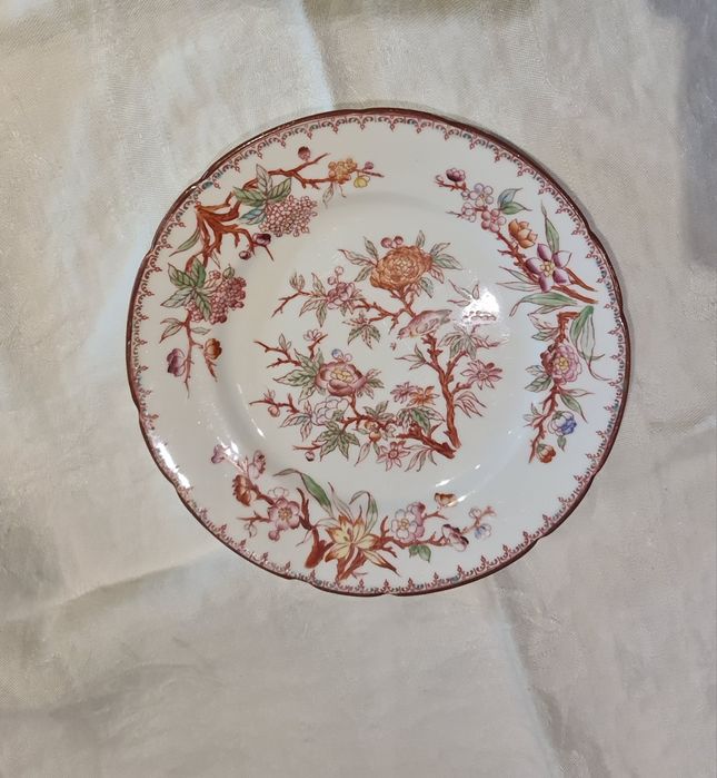 Порцеланова чиния