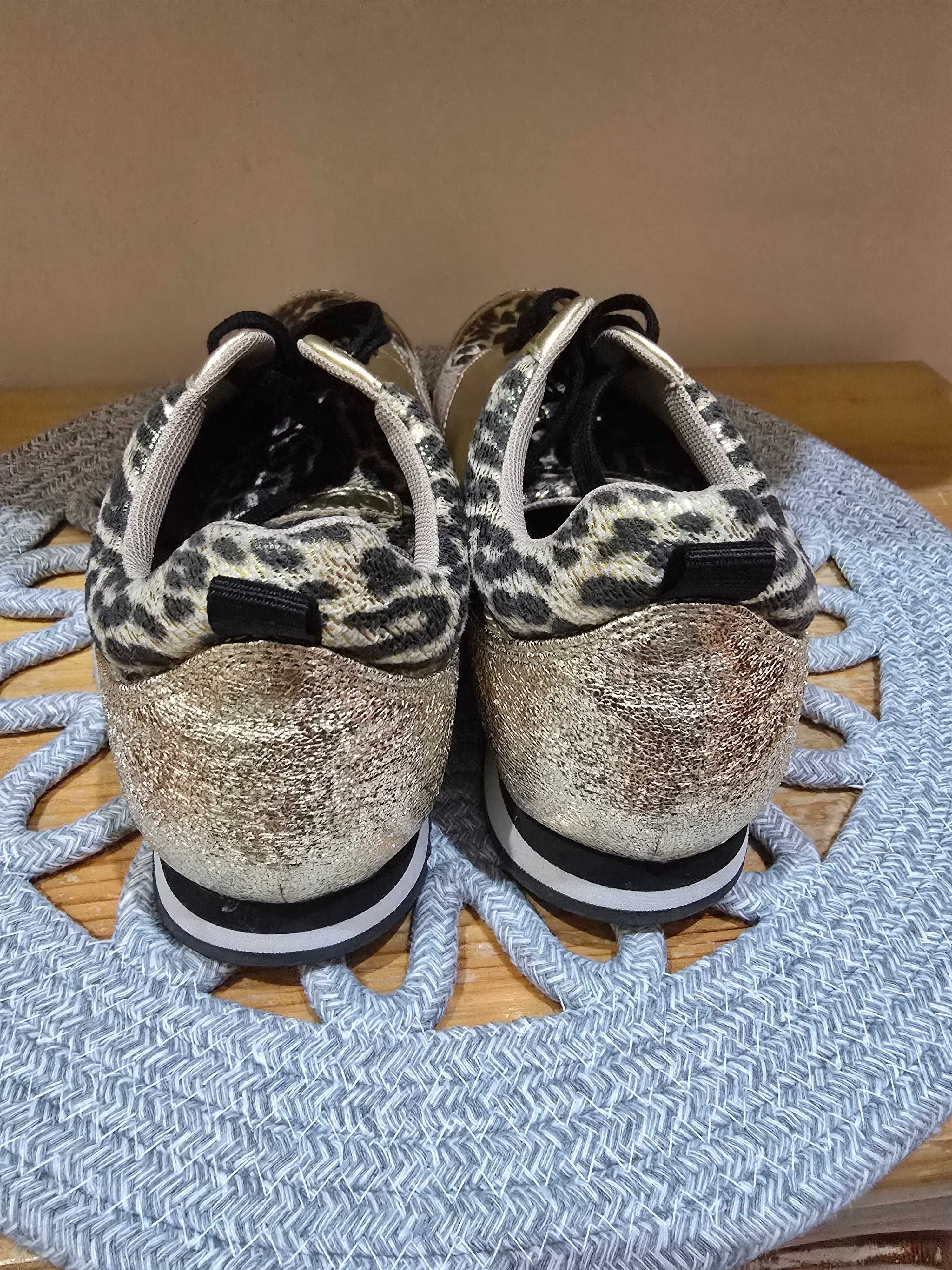 Оригинални маратонки Guess