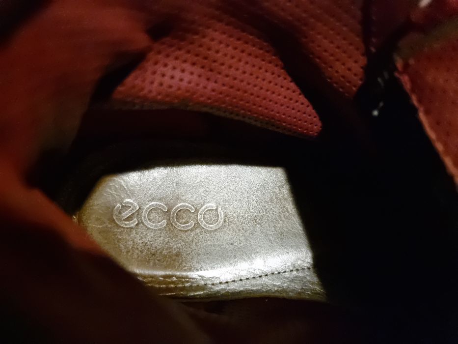 Vând Teniși ECCO, nr.41 (27cm interior), piele naturală