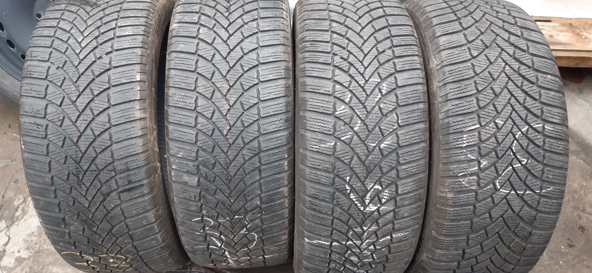 4 anvelope 215/50r17 iarnă dot 2021 marca Bridgestone preț 220 lei/buc