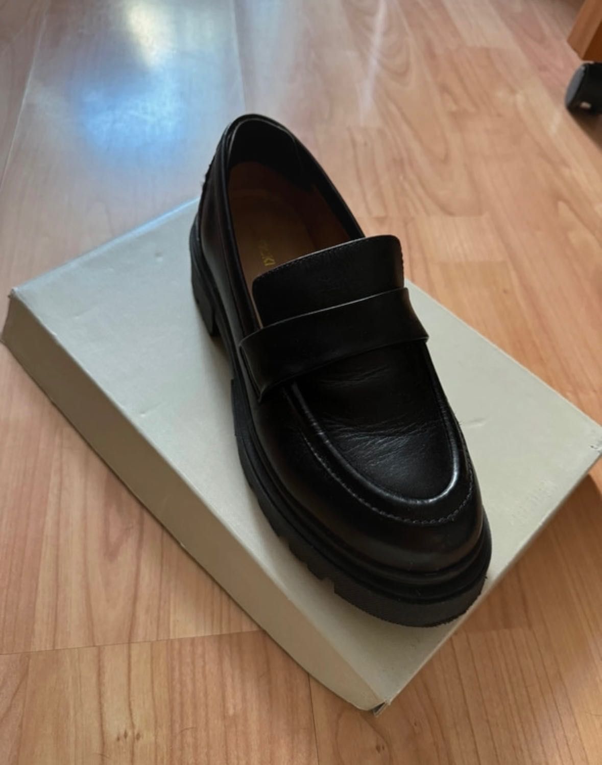Loafers de piele
