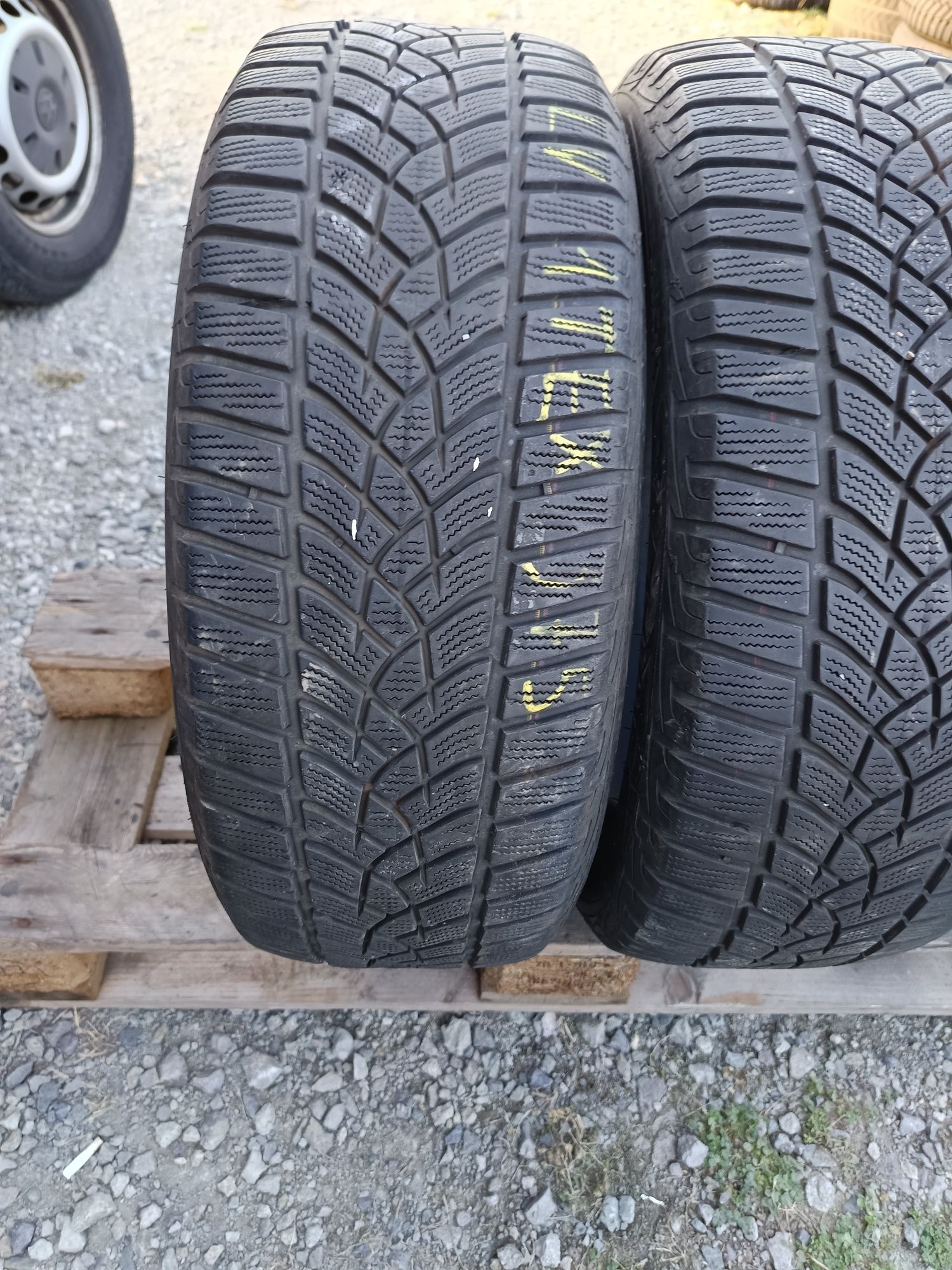 215.55R 17.98V GOODYEAR ДОТ 3217