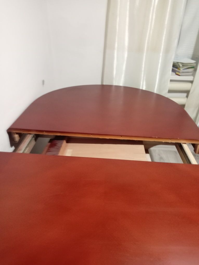 Продам стол и стулья