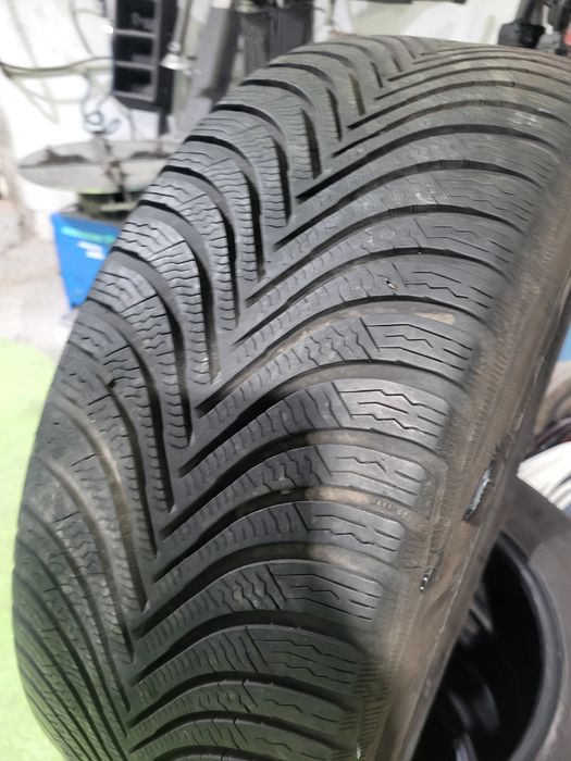 4 бр зимни 225/55/17 Michelin