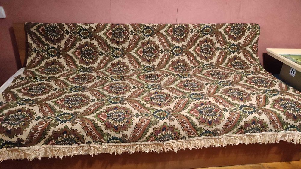Неупотребявано жакардово покривало за легло или диван
