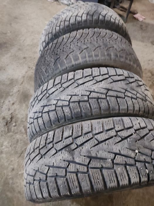Продам шины комплект