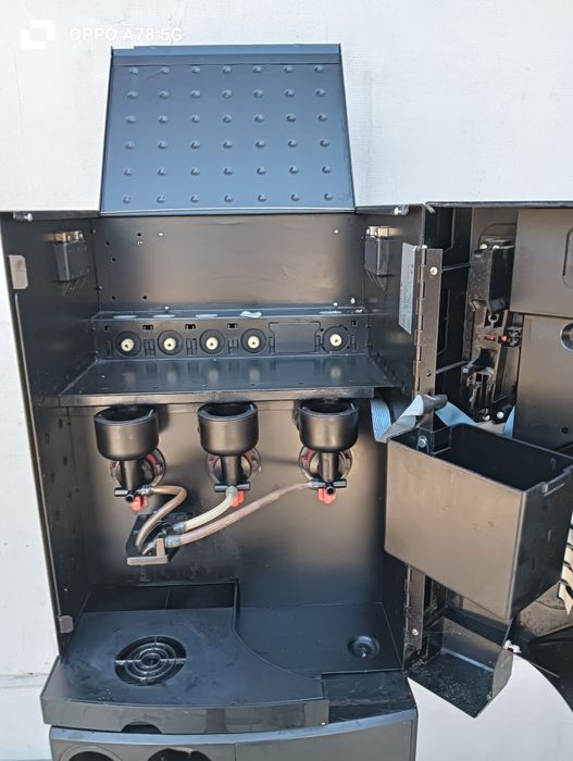 Aparat cafea Nescafe Lioness 

Pentru cunoscatori nu necesita