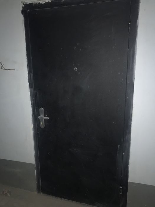 Эшик сотилади входной дверь