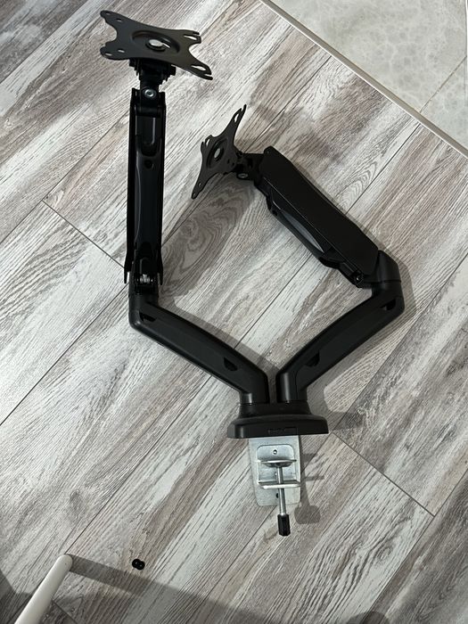 Кронштейн на два монитора