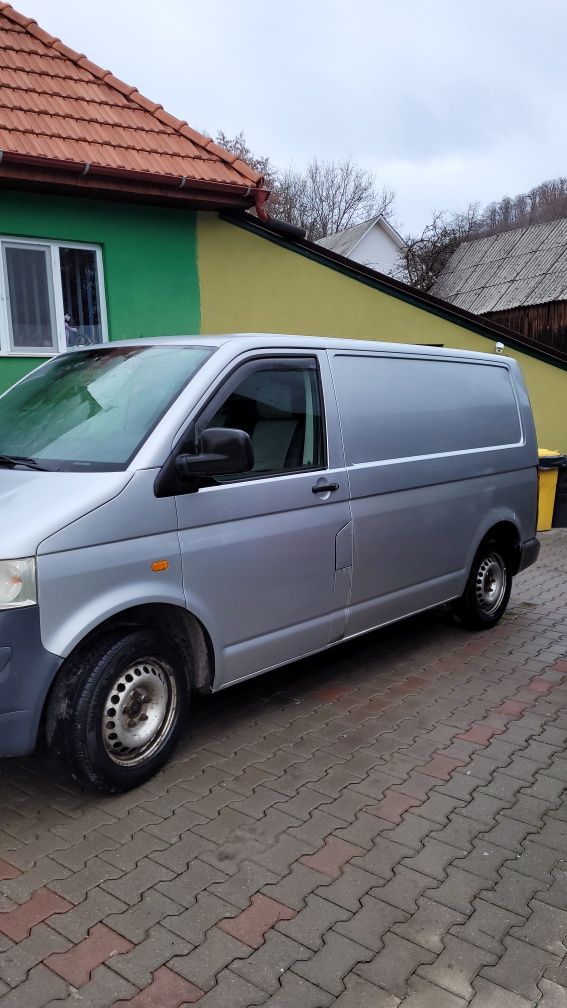 Vw t5 autoutilitară cu trei locuri.