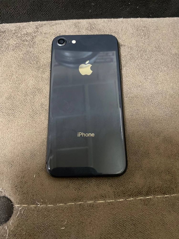 iphone 8 256gb  hamma chotki