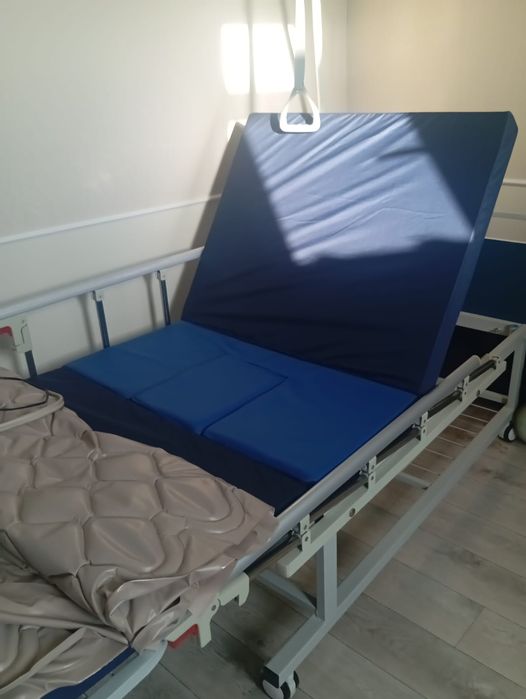 Продам кровать для инвалидов