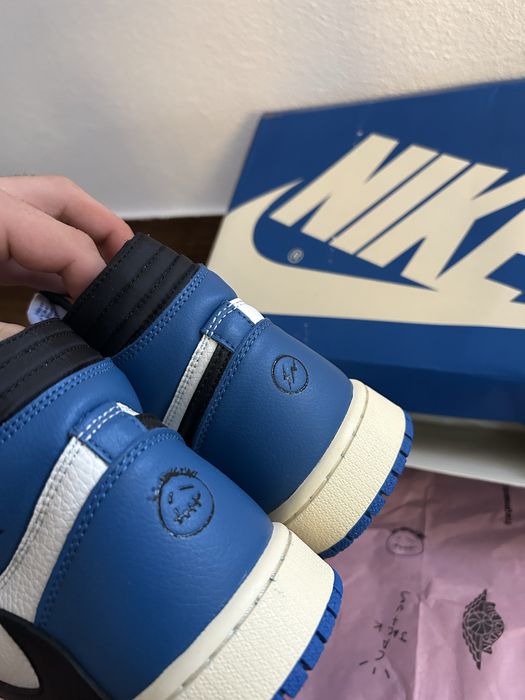 Jordan 1 high X travis scott