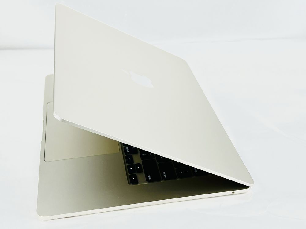 Apple MacBook Air 15 M2 8RAM 256GB Starlight 99% Батерия! Гаранция!