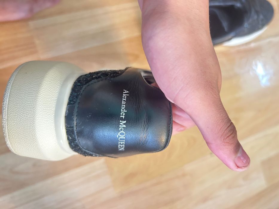 vând adidași alexander McQUEEN