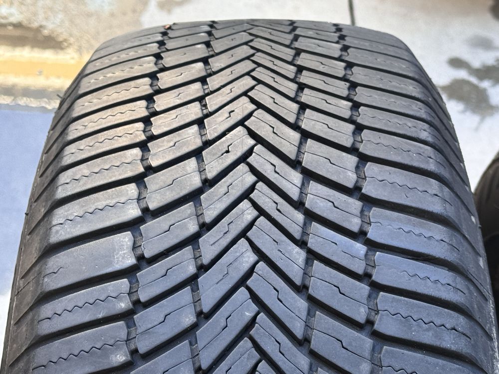 225/65/R17 Bridgestone WeltnerControl 4бр всесезони