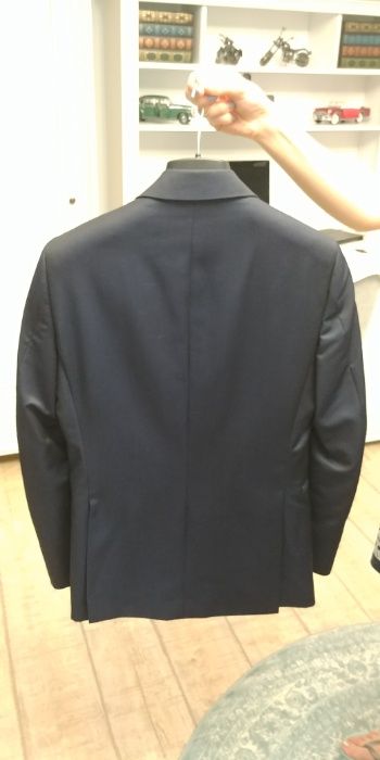 Vand Costume negru si bleumarin TATA si FIUL