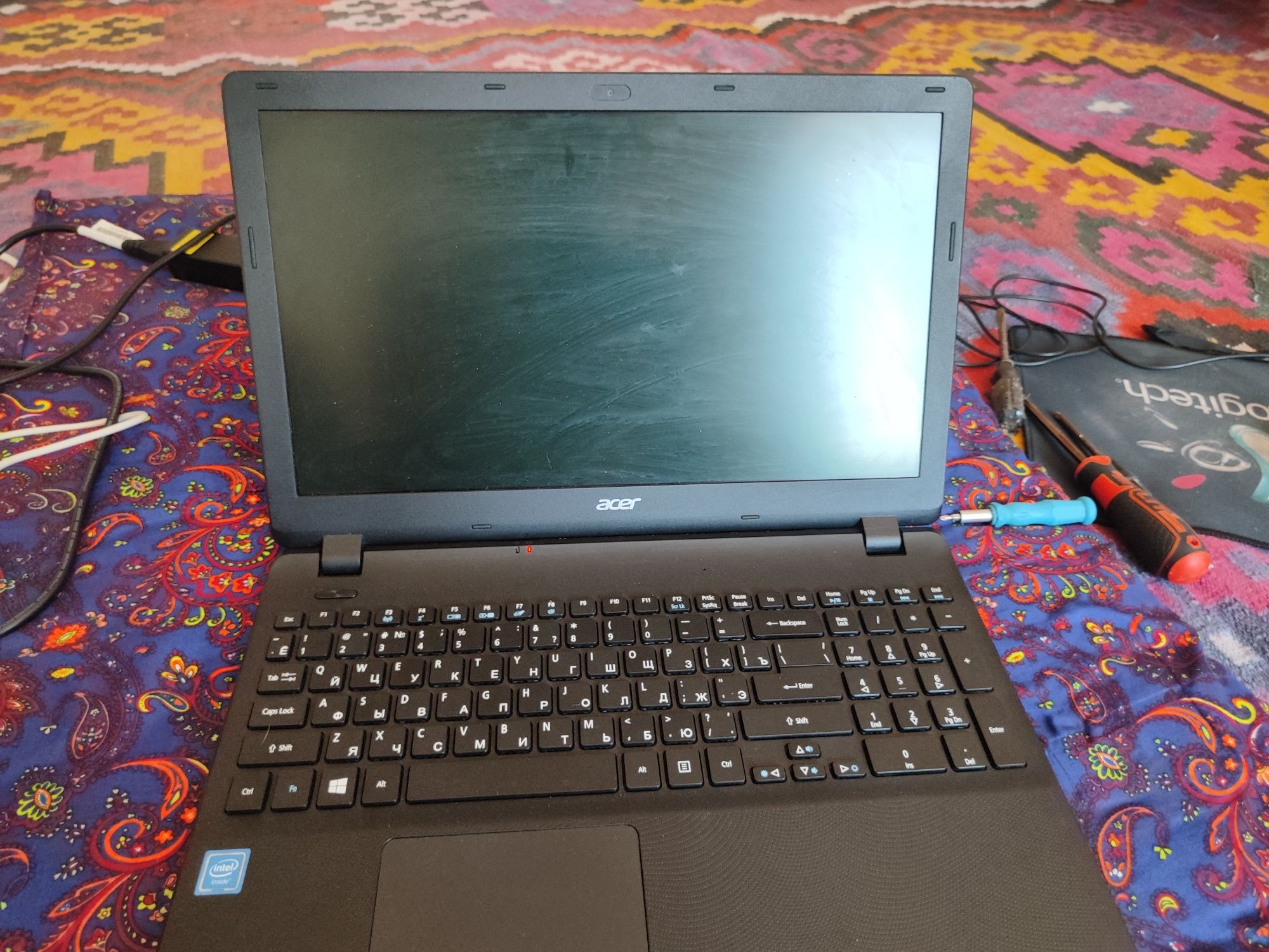 Noutbuk Acer 2.8hz yangi