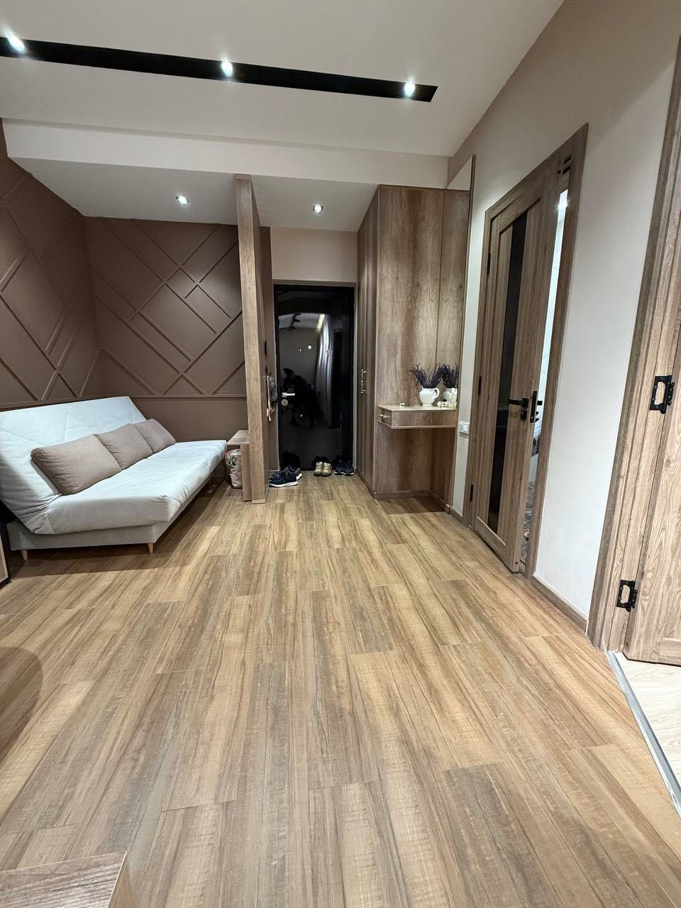 Darkhan Avenue Продается 2 комнатная квартира ремонт Парк Тельмана