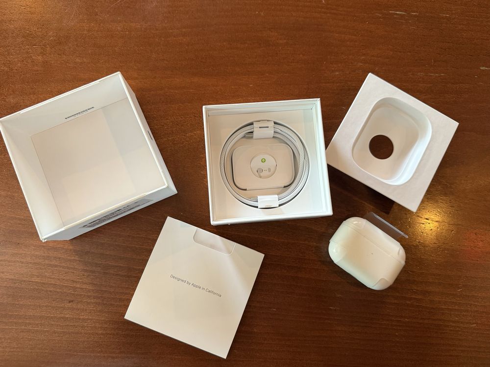 Здравейте продавам Apple airpods pro 2 ! Usb-c
