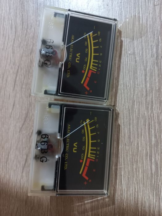 Vu-mtre magnetofon akai