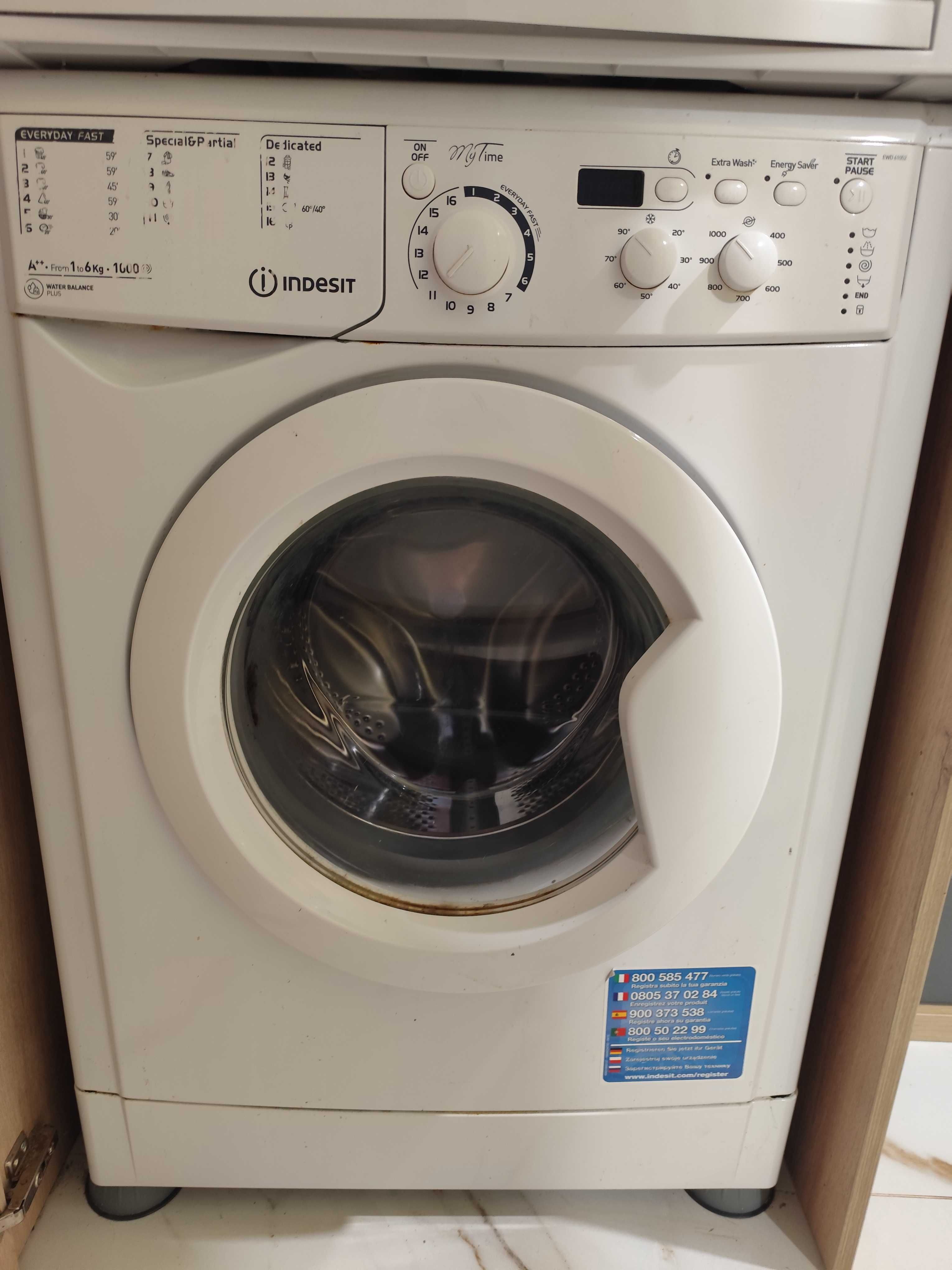 Пералня Indesit-работеща
