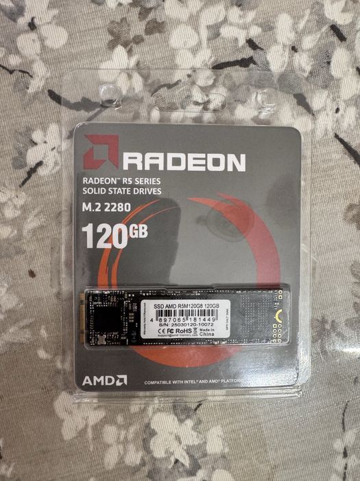 SSD AMD Radeon диск 120 GB