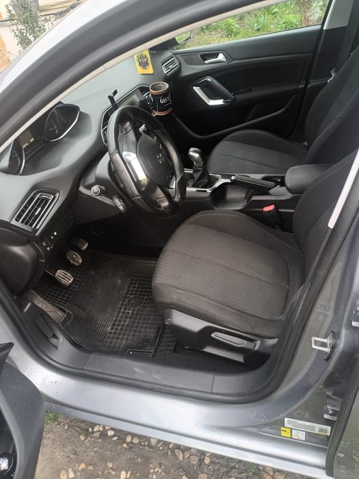 Vând Peugeot Gri 308 2015