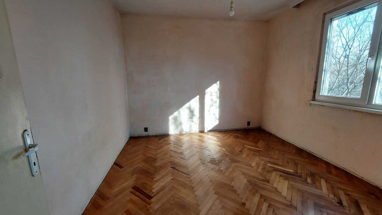 Продава се Тристаен апартамент в Варна, Победа - 60 кв.м за 1834 €/кв.м - Снимка #4