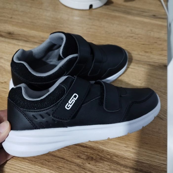 Новые фирменные кроссовки р.32,35,36,37