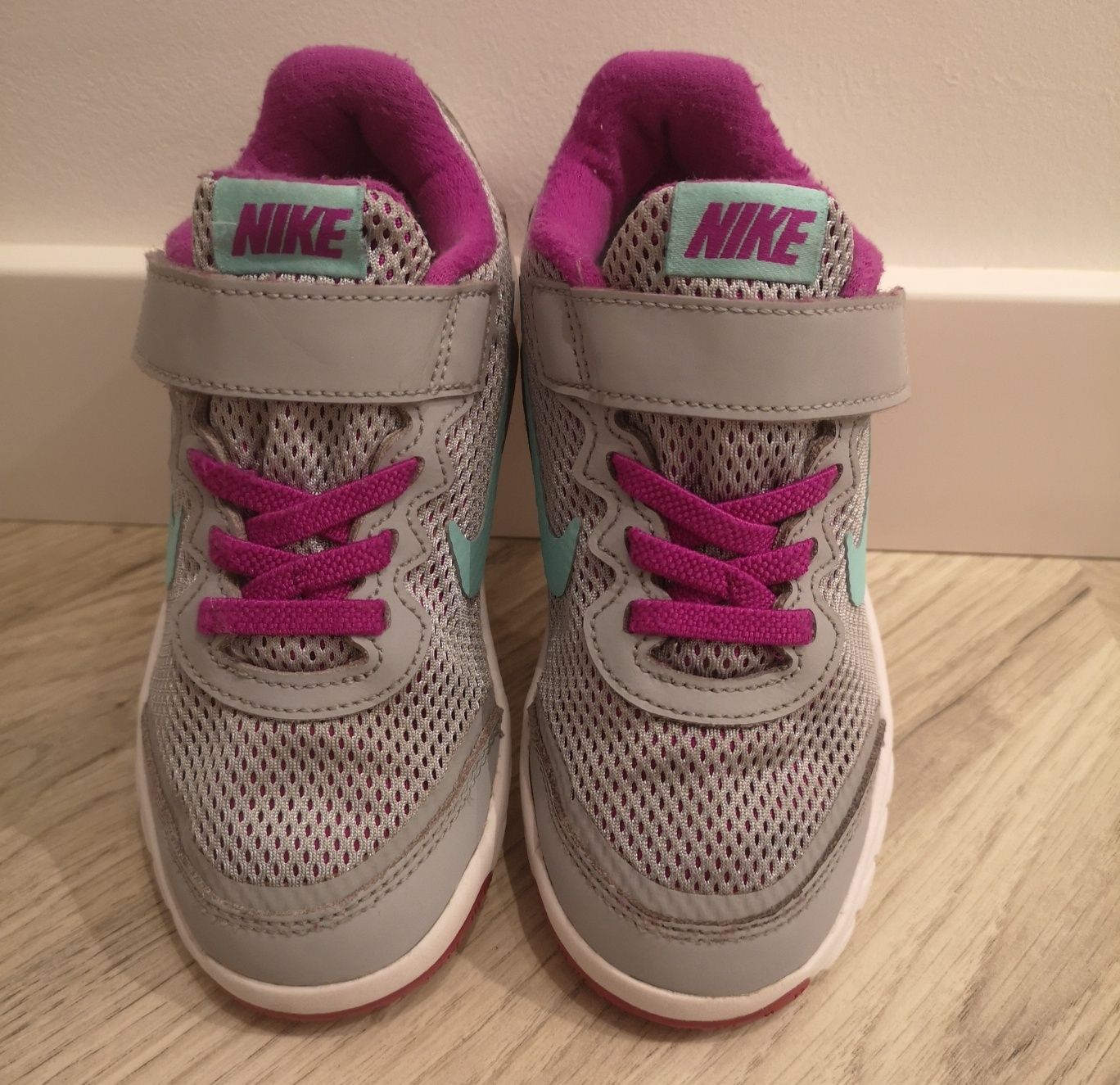 Pantofi sport/adidasi Nike pentru fetite marimea 27.5, 16.5 cm
