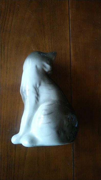 Порцеланова фигура " котка ".