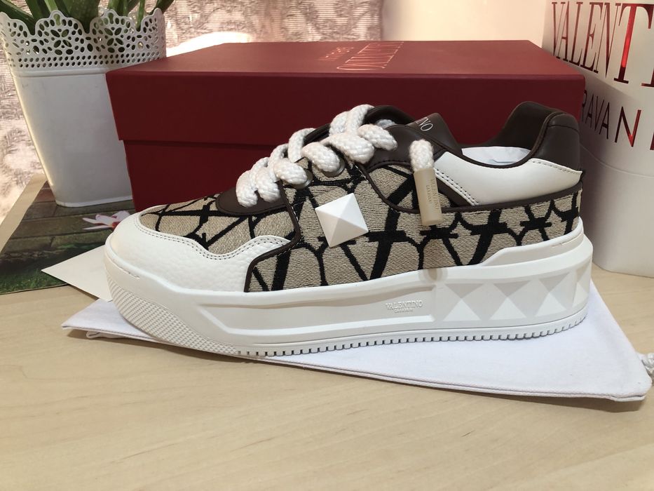 Adidasi Valentino One Stud XL premium