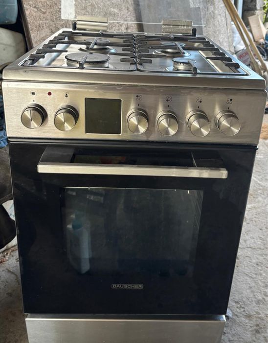 Газовая плита в хорошем состоянии