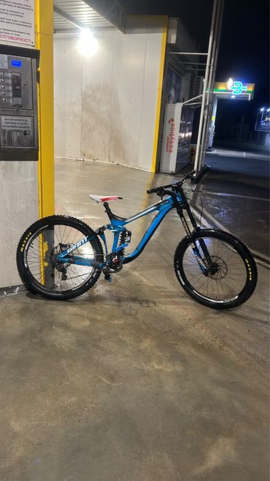 Giant Glory 2018 DH
