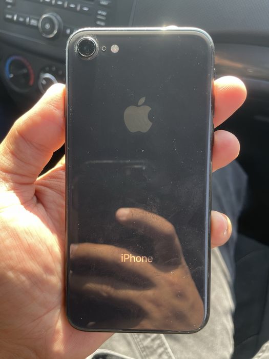 I phone se Samsung s10 Samsung gusto 3 sotiladi