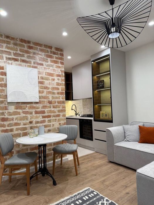 Срочно продается 2-х комнатнач квартира NRG Мирзоулугбек Сайрам