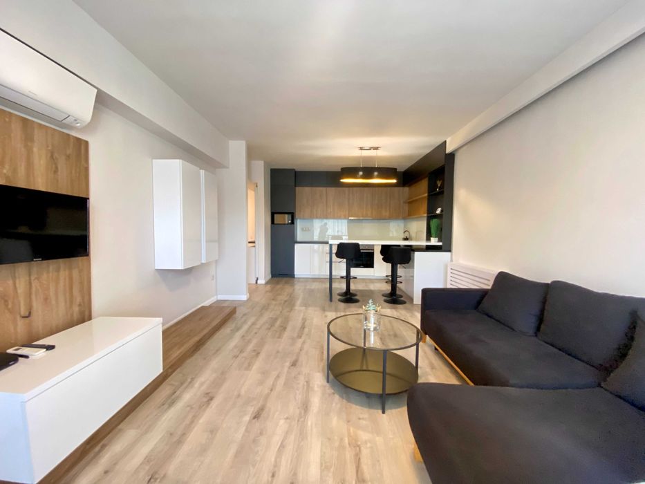 Apartament de lux, 2 camere cu parcare - zona Centrala