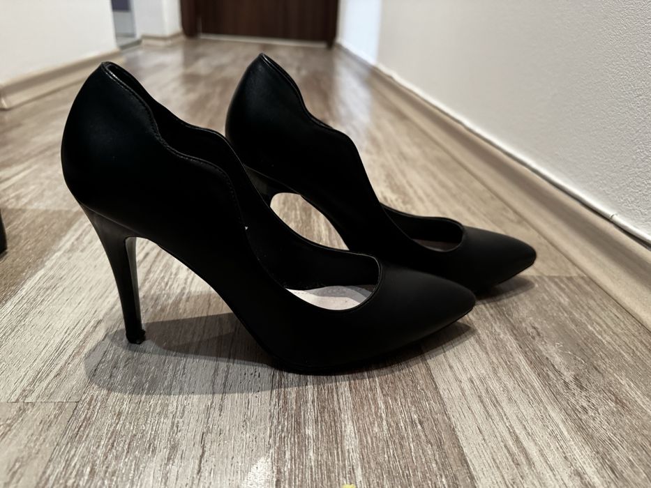 Елегантни кожени токчета