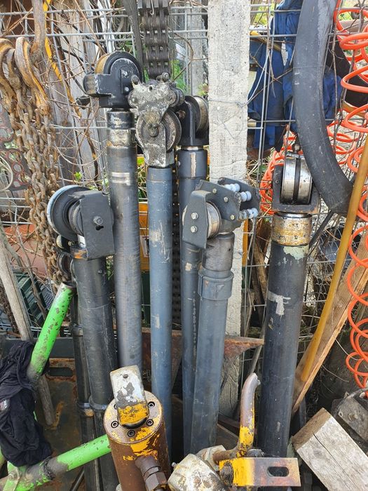 Cilindri hidraulici ridicare macara în tiranti