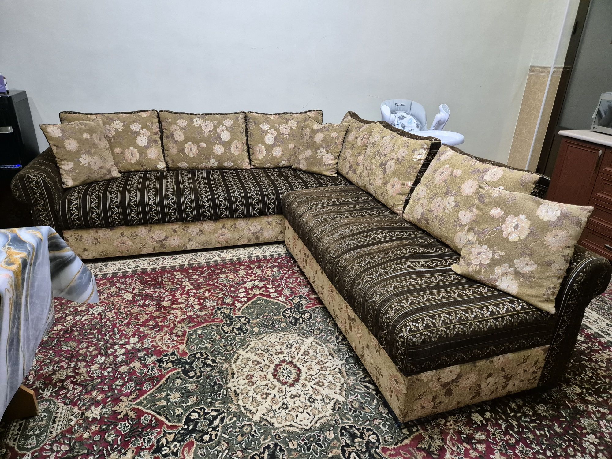 Oshxona burchak yumshoq mebeli