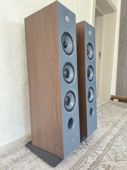 Focal Chora 826
