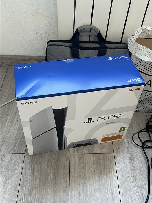 Ps 5 Slim 1tb с подпиской на год делюкс (новый)