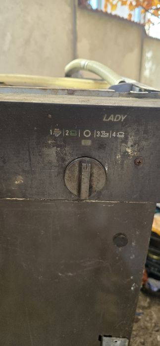 Продавам съдомиялна Siemen Lady за резервни части