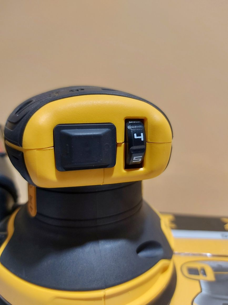 Нов акумулаторен ротационен виброшлайф Dewalt DCW210N