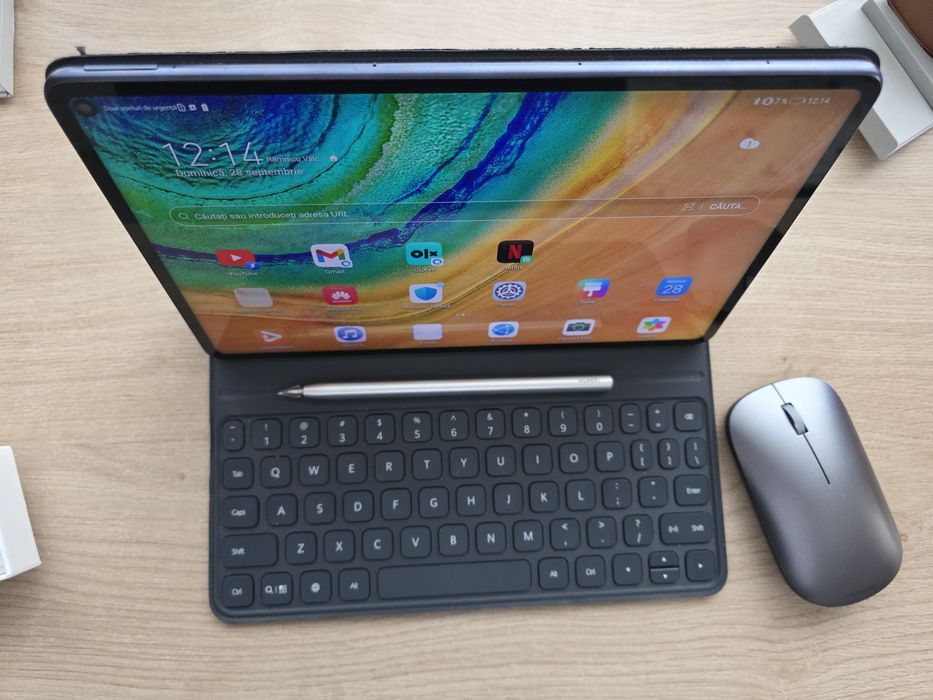 Tableta Huawei MatePad Pro 10.8' cu Sim 4G + pachet accesorii  Huawei