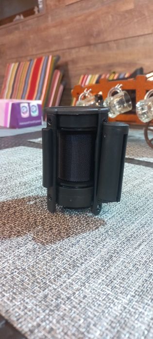 Cap cu bandă retractabilă pentru stâlpi metalici de delimitare !